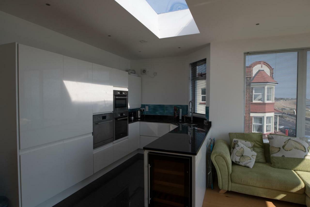 The Estuary View Apartment Thorpe Bay Екстериор снимка